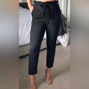 Forever 21 Black Paper Bag Ankle Pants Size Medium